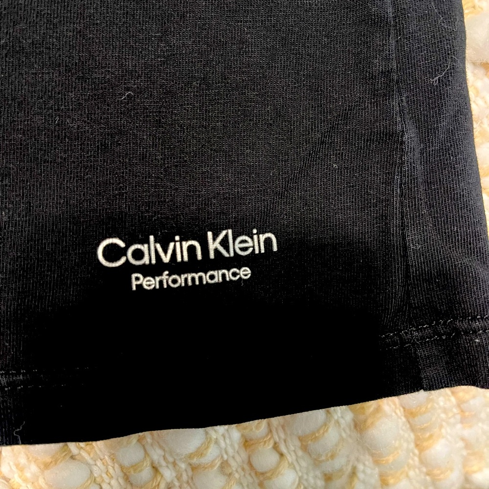 SALE!- CALVIN KLEIN PERFORMANCE WORKOUT SHIRT.